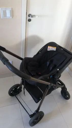 Kit Galzerano com carrinho, bebê conforto e base para auto