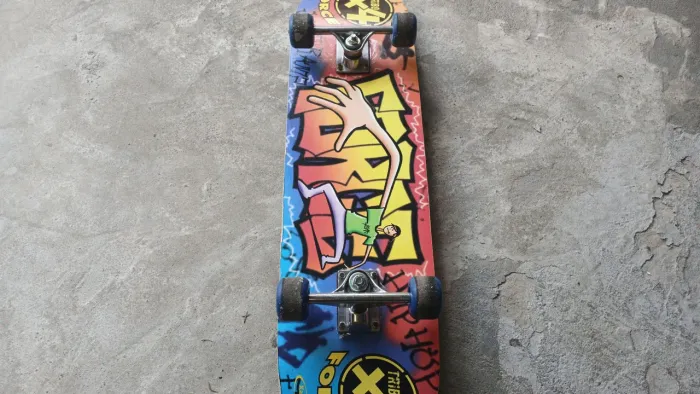 Vende -se um  skate