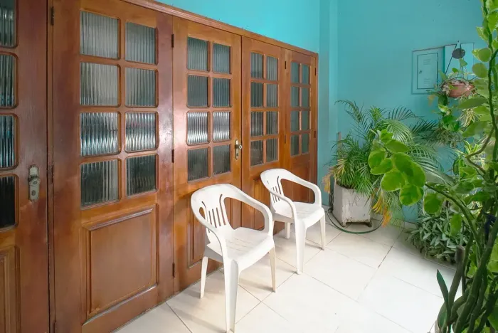 Casa no Marco - Belém - PA, 03 pav. com Varanda e Excelente Localização