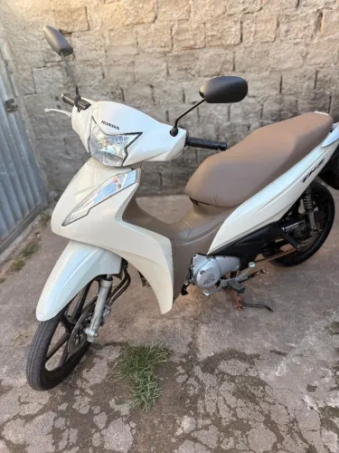 Moto única Dona, 2019 marcas de uso 12000, tudo certo em documentos contato *