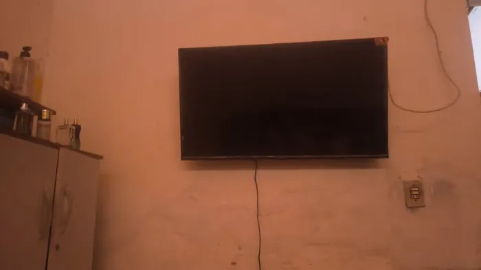 VENDO UMA TV 43 POLEGADAS SEMINOVA