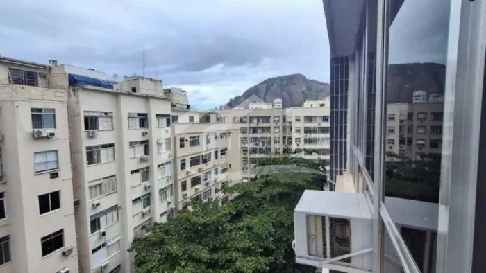 OPORTUNIDADE EM RUA NOBRE COM VAGA NA ESCRITURA!!