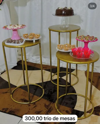 TRIO DE MESAS REDONDAS PARA FESTA