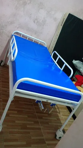 Cama Hospitalar Manual com Colchão