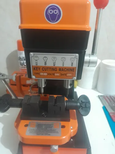 Maquina pantografica para chaveiro.