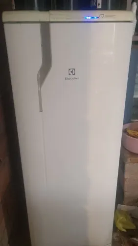 Vendo geladeira Electrolux
