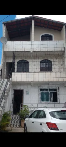 Alugo casa 1° andar