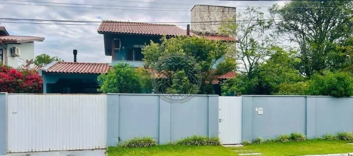 Casa á venda com 6 dormitórios no Morro das Pedras em Florianópolis - SC