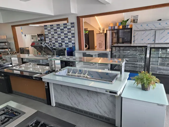 Ac buffet Frio capacidade 10 cubas Gelopar branco