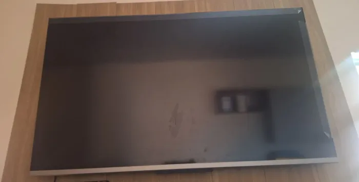 Vendo TV TCL 50 pol para retirada de peças ou conserto