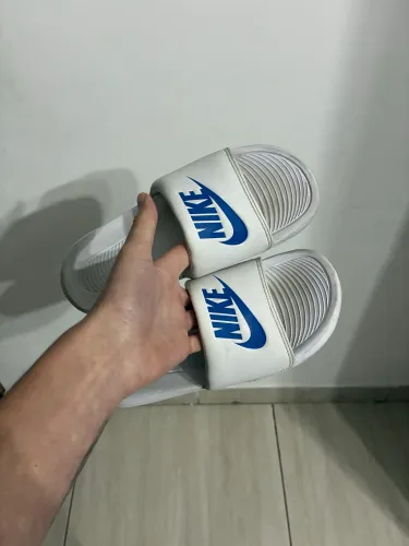 Slide Nike Branco c/ Azul