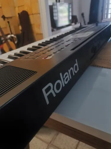 Teclado profissional Roland BK3