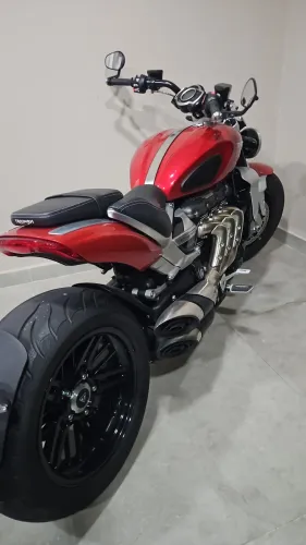 Vendo ou troco Triumph Rocket 3R