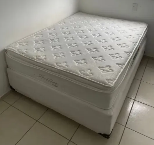CAMA BOX COM COLCHÃO DE MOLAS ENSACADAS+CAPA+SAIA