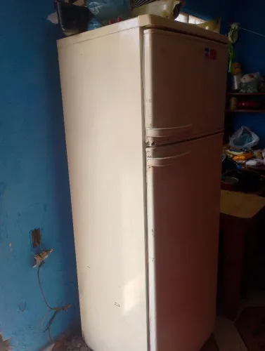 Vende se essa jaladeira top semi nova
