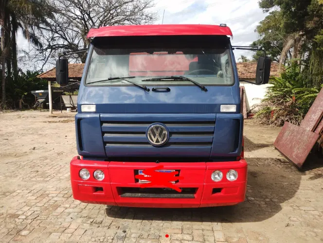 Caminhão vw 18-310 titan