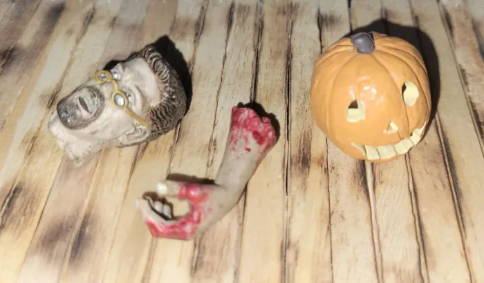 Acessórios action figures McFarlane Chainsaw Massacre e Halloween