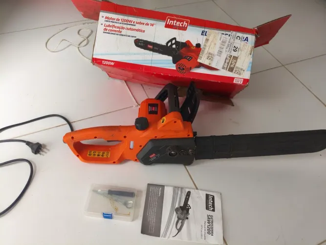Serra elétrica r$ 800, rack r$ 400o e encosto de braço para carro r$ 200