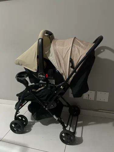 Carrinho de bebê + bebê conforto