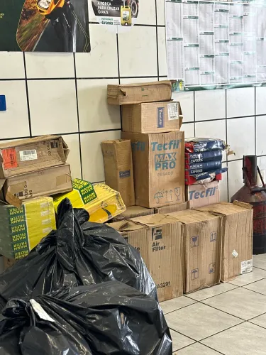 Filtros para caminhão , ônibus e tratores de várias marcas .