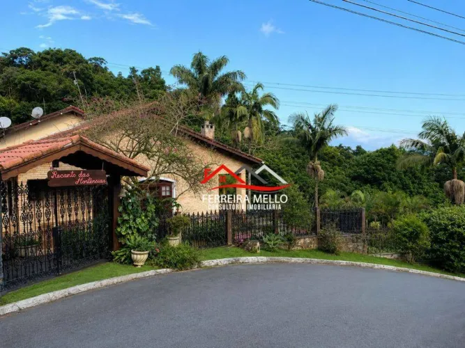 Sobrado Residencial com 3 dormitórios à venda, Lote com 1.450 m² e Construção com 380 m² p