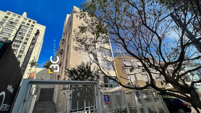 Apartamento semimobiliado em Petrópolis - Porto Alegre