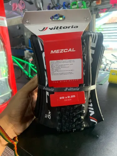 Pneu Vittoria Mezcal XC 29x2.25 Tubeless Ready Dobrável - Novo