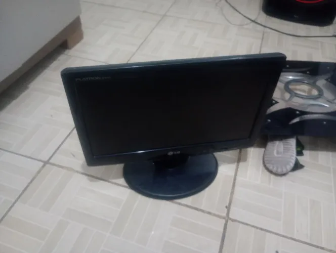 Monitor LCD LG Flatron W1643C-PF 15.6" - Funcionando
