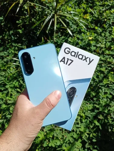Celular Samsung Galaxy A17, 128GB, 4GB, 50MP Tela 6.7", IP54 - Azul