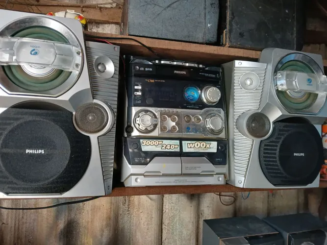 Rádio ano 2001 fhilips