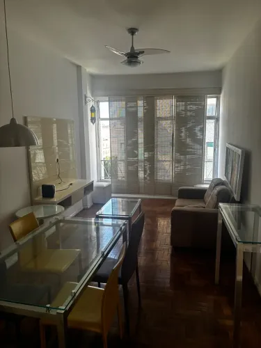 Excelente apartamento de 2 quartos, mobiliado, para locação na Tijuca, próximo à Praça Sae