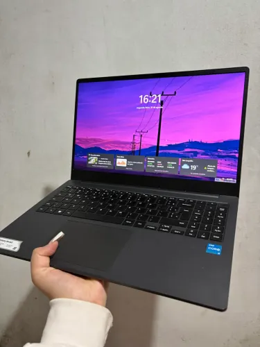 Notebook Samsung Book2