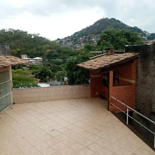 ALUGA-SE CASA EM BAIRRO NOBRE DE , VITORIA/ES