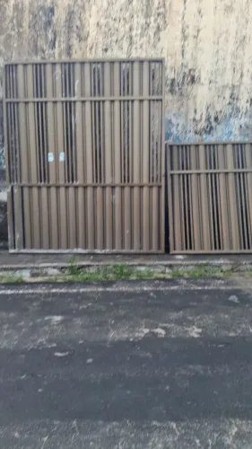 Portão de alumínio e grade