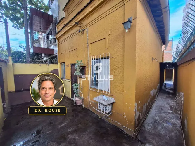 Casa Frente de Rua com Quintal em Localização Privilegiada no Méier! M80E