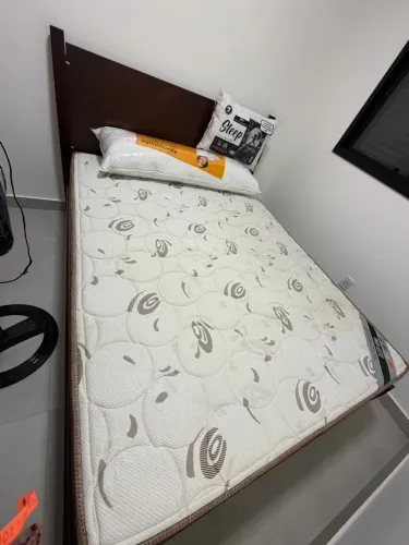 Cama queen nunca usada