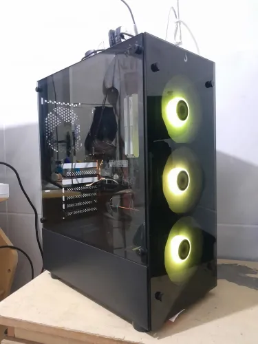 PC Gamer Ryzem 5 5600g com 1tb de armazenamento e 16gb de memória ram.