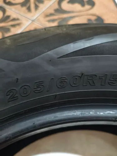 Pneu 205/60r15