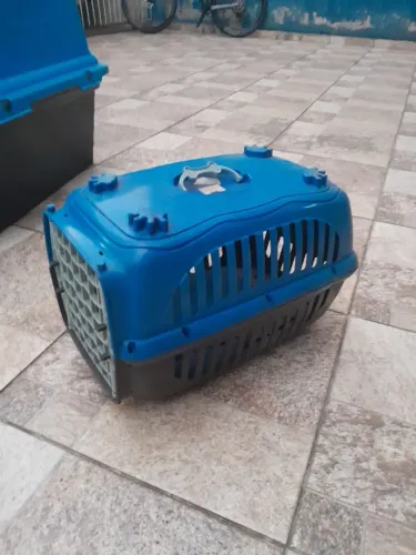 Caixa de transporte para cães e gatos .