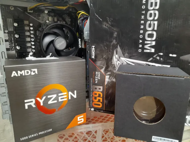 KIT PC Gamer RYZEN 5 8500G AM5 MEMÓRIA RAM DDR5 4800MHZ RADEON 740M + SSD 360GB