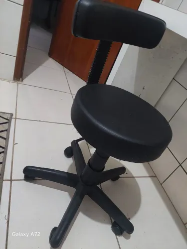 VENDE-SE CADEIRA DE ESCRITÓRIO