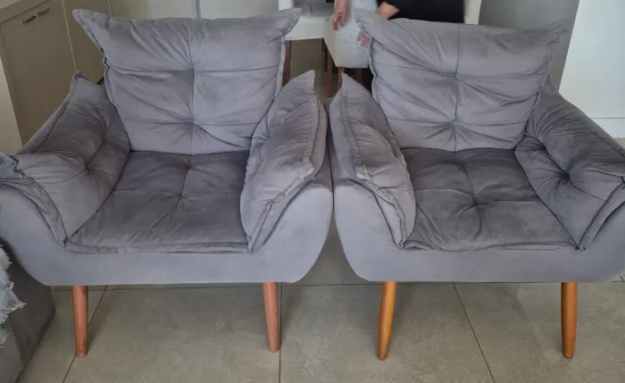 Vendo 2 Poltronas Cinza