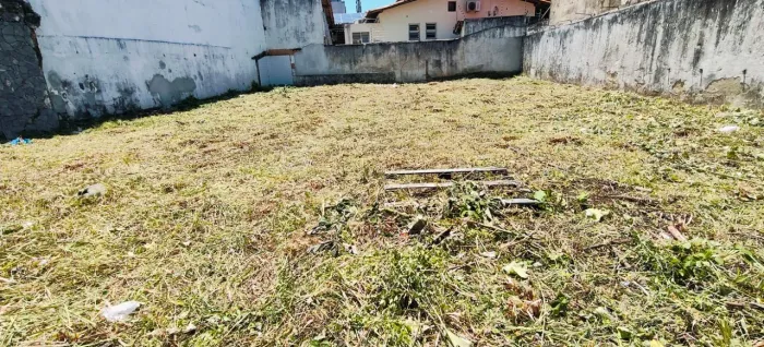 Aluga-se ou vende-Se terreno no jardins - Rua Álvaro Brito