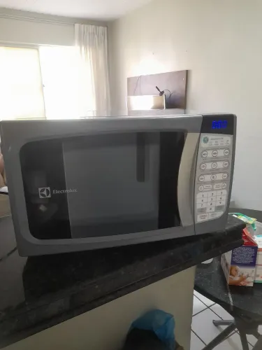 Microondas Espelhado 20Lt Novíssimo 