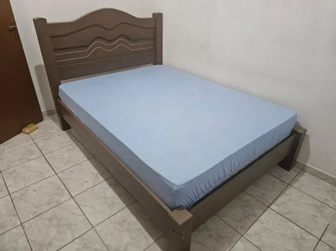 Cama de casal com colchão não usado