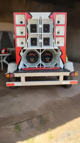 Vendo Paredão de som com reboque compreto