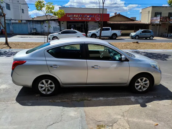 Nissan Versa SL 1.6 16V Flex Fuel 4P Mec. 2013