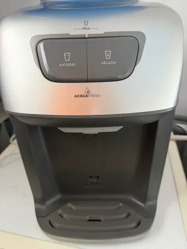 Bebedouro de Água Electrolux Prata BE11X ? Bivolt