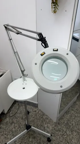 Lupa com Led