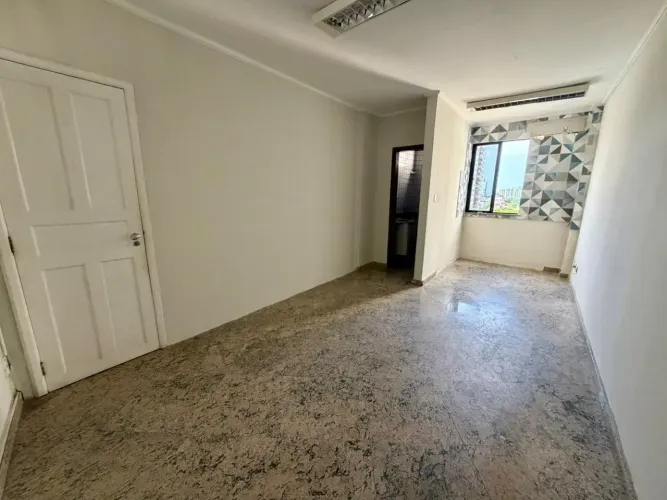 Paloma Silva Imóveis CRECI J1210 vende sala Comercial R$ 220.000 no Edifício Alpha Cente